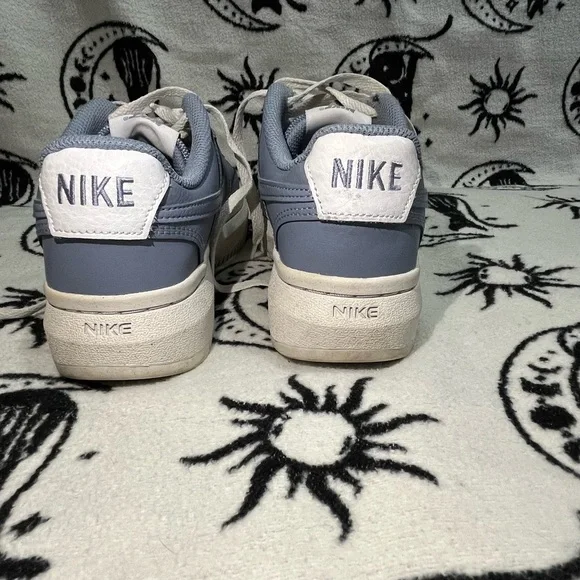 Nike Women's Blue and White Sneakers - Picture 2 of 3